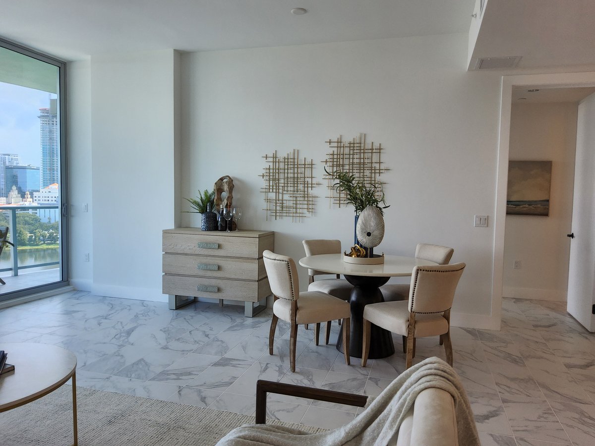 St. Pete Luxury Condo dining room